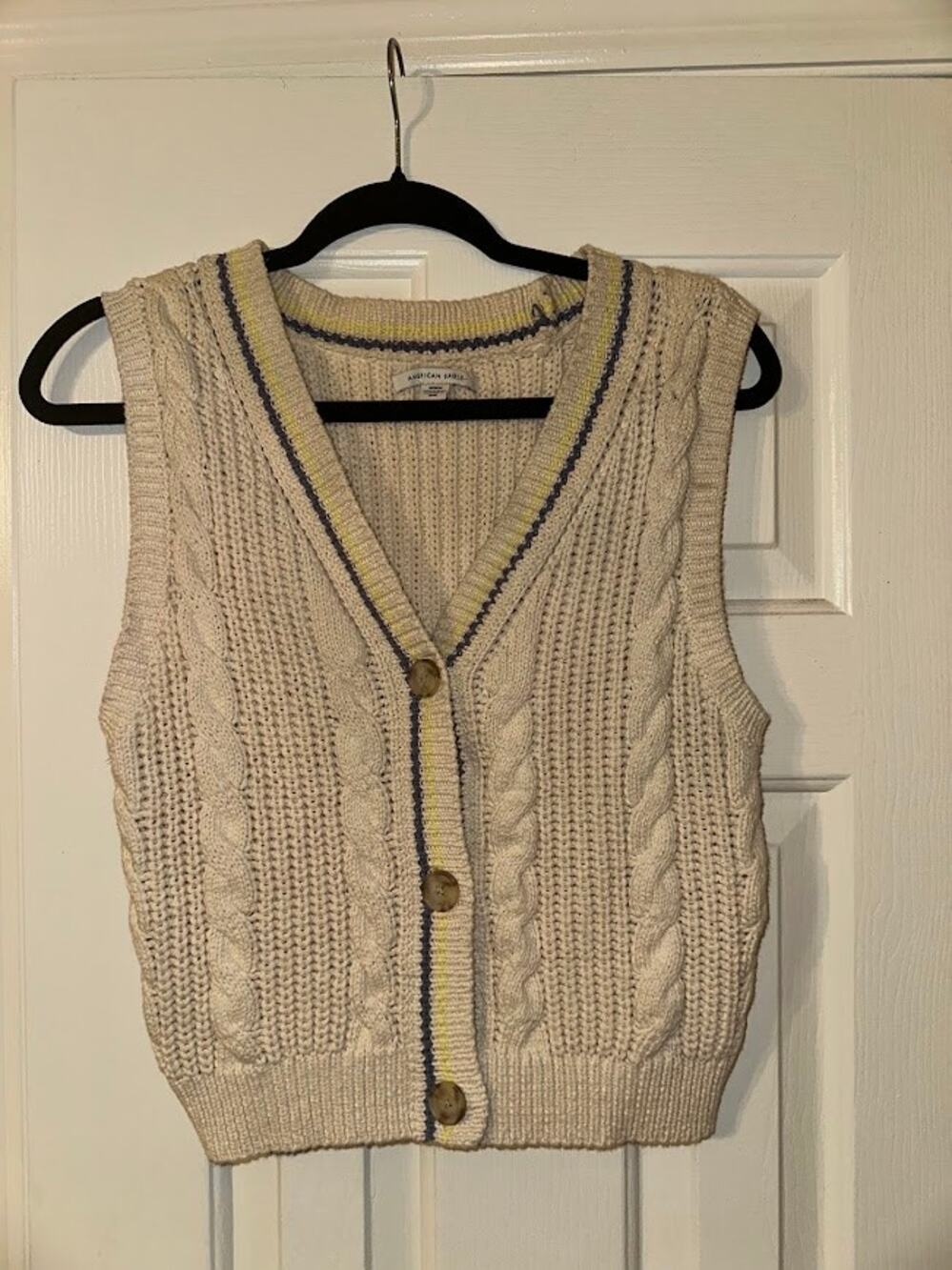 American Eagle Women’s Medium Cable Knit Button Sweater Vest Cream